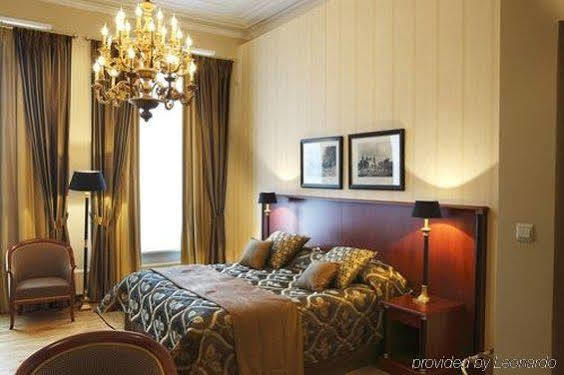 Grand Hotel En Residence De Draak Берген-оп-Зом Экстерьер фото